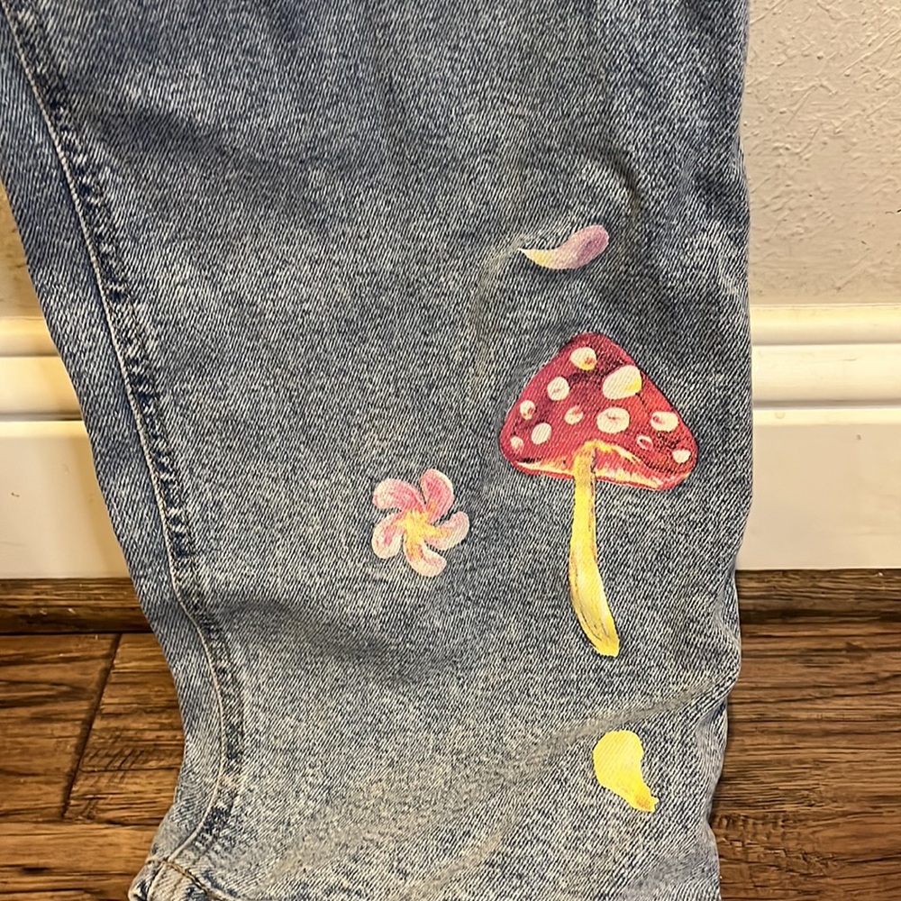 Wild Fable Painted Peace and Mushroom High Rise dad Jeans size 2 - Picture 6 of 9